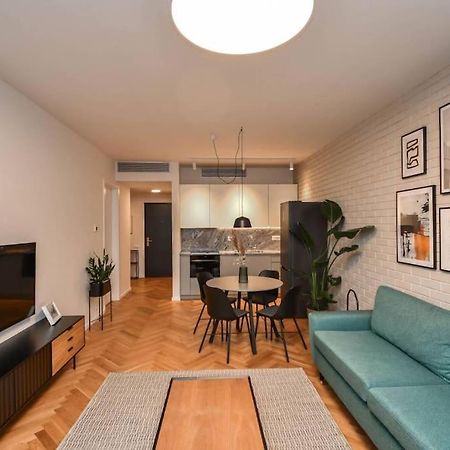 Skypark Luxury Apartment With Skyline View & Free Parking Братислава Экстерьер фото