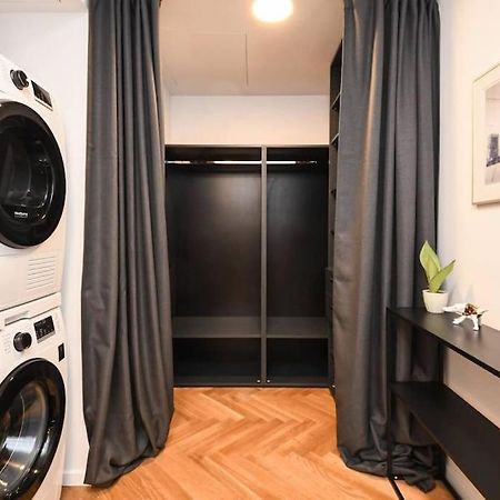 Skypark Luxury Apartment With Skyline View & Free Parking Братислава Экстерьер фото
