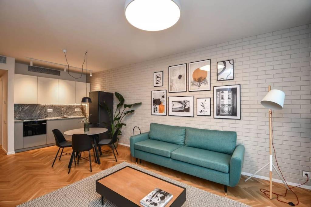 Skypark Luxury Apartment With Skyline View & Free Parking Братислава Экстерьер фото