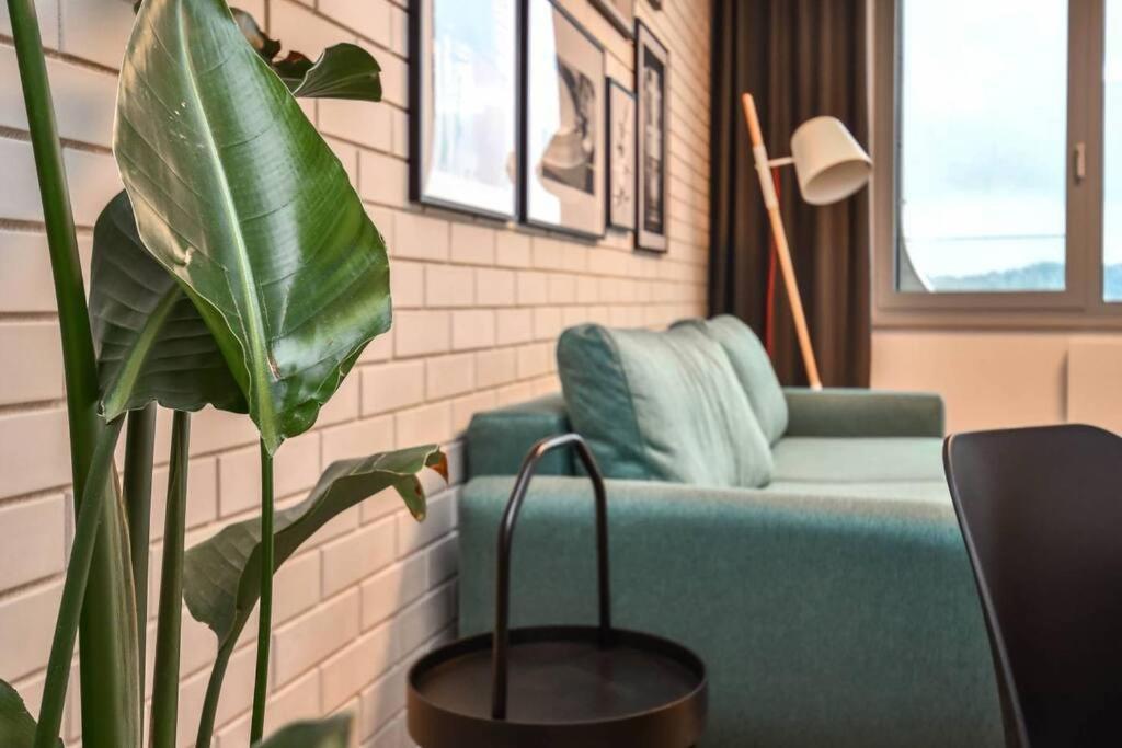 Skypark Luxury Apartment With Skyline View & Free Parking Братислава Экстерьер фото